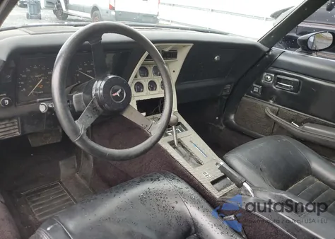 1981 Chevrolet Corvette из США, поврежденный, VIN 1G1AY8763BS401984